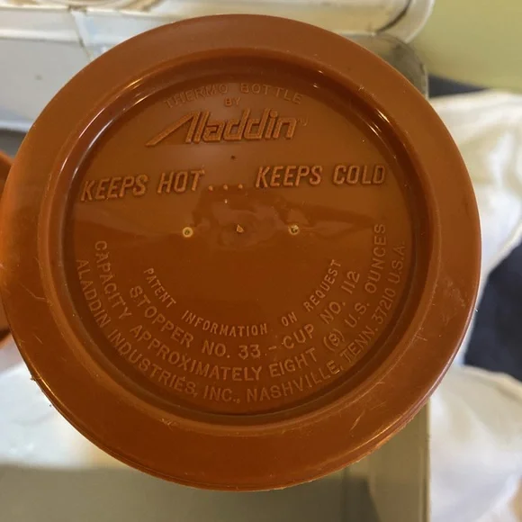 Throwback to 70’s school days with a Holly Hobbie lunchbox set by Aladdin. - Picture 9 of 9